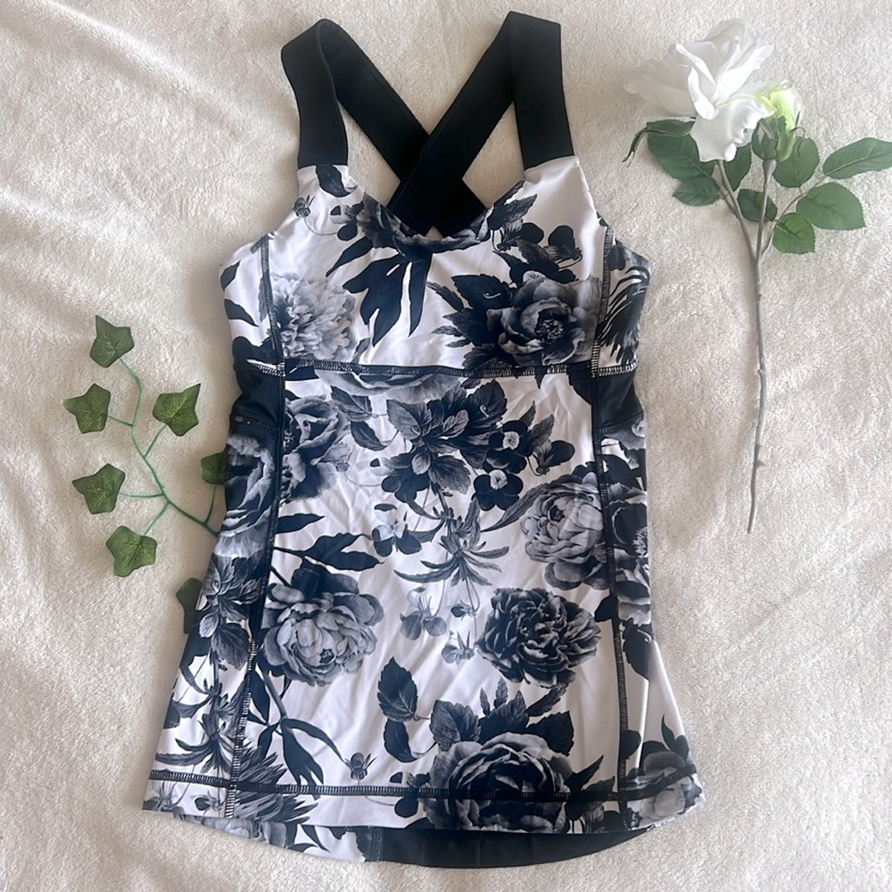 Lululemon Athletic Top Black & White Floral Print (4)